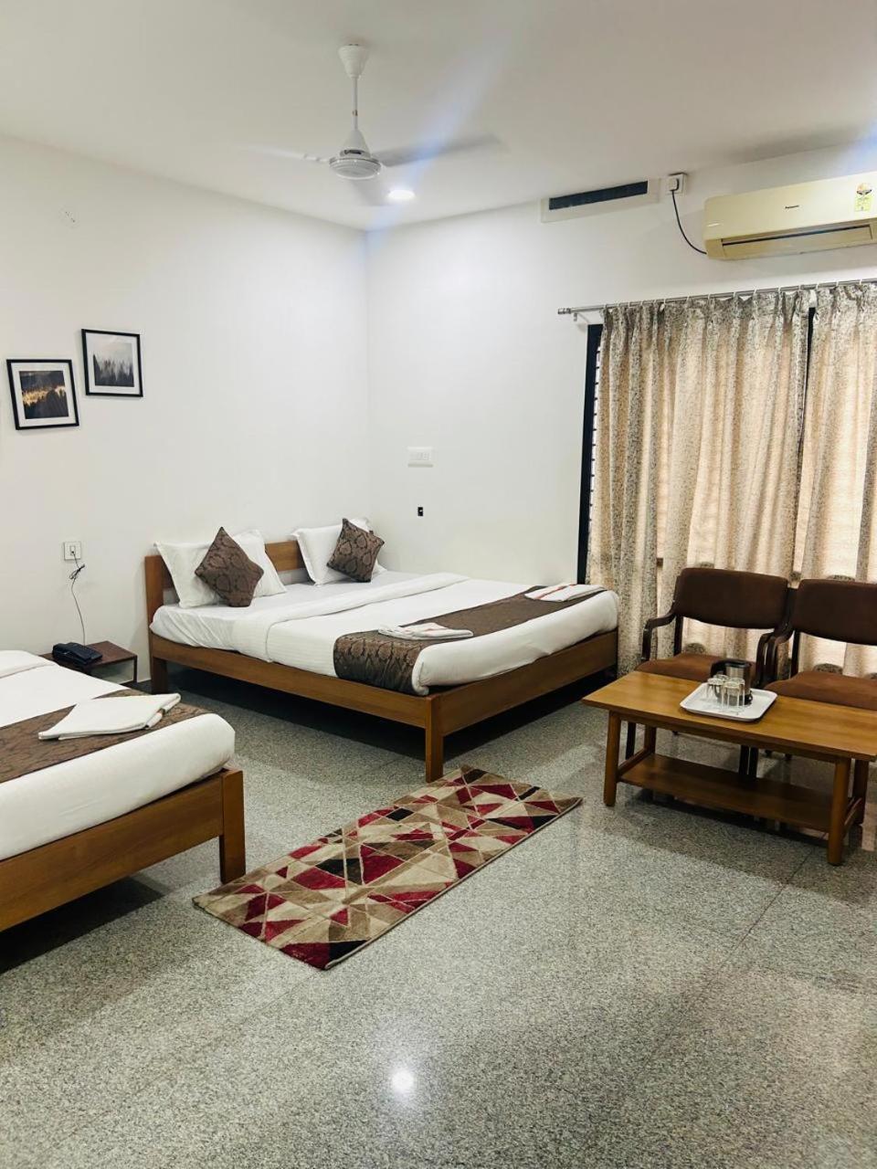 Hotel Queens Comfort Mysore Ngoại thất bức ảnh