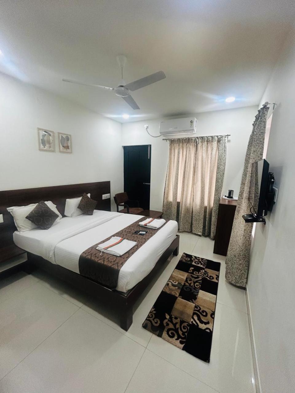 Hotel Queens Comfort Mysore Ngoại thất bức ảnh