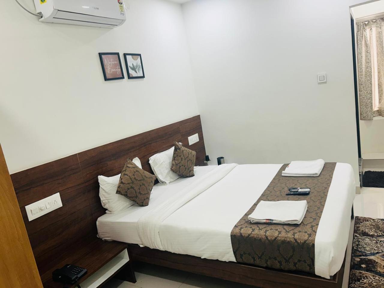 Hotel Queens Comfort Mysore Ngoại thất bức ảnh