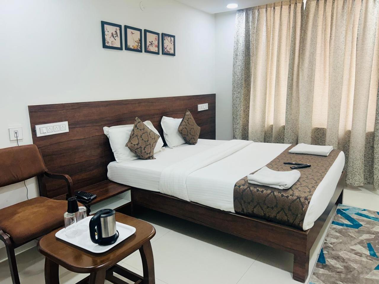 Hotel Queens Comfort Mysore Ngoại thất bức ảnh