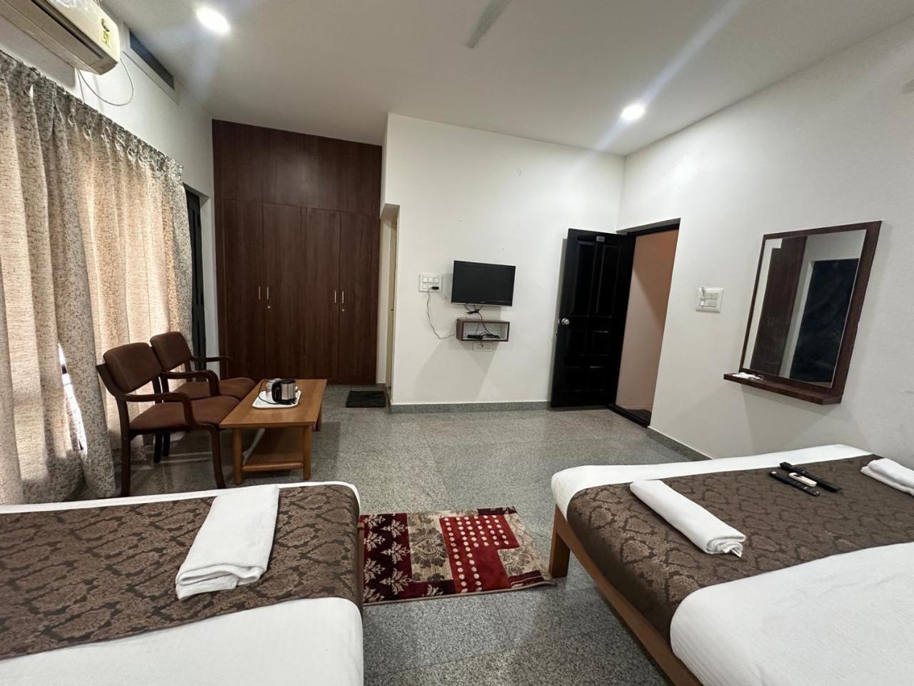 Hotel Queens Comfort Mysore Ngoại thất bức ảnh
