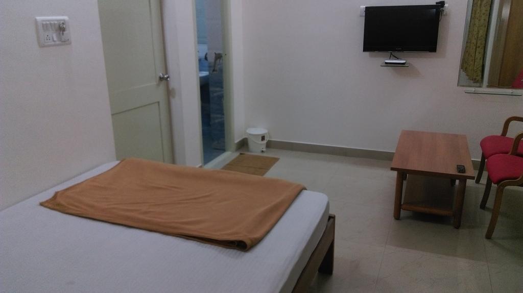 Hotel Queens Comfort Mysore Ngoại thất bức ảnh